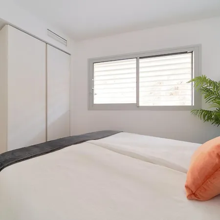 Stunning Seaview Terrace One-bedroom Appartement *